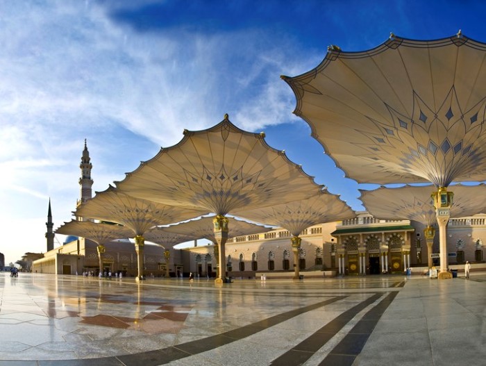 2-مظلات-المسجد-النبوية-في-المدينة-المنورة