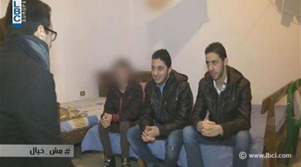 لبنانية تحبس أولادها الثلاثة 17 عاماً في المنزل خوفاً عليهم من المجتمع